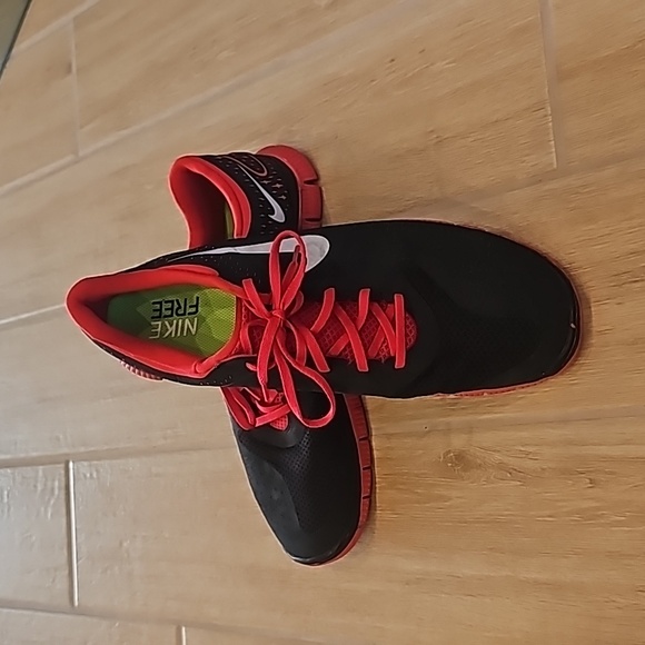 NIKE Free 4.0 V2 Running Shoes - Picture 2 of 9